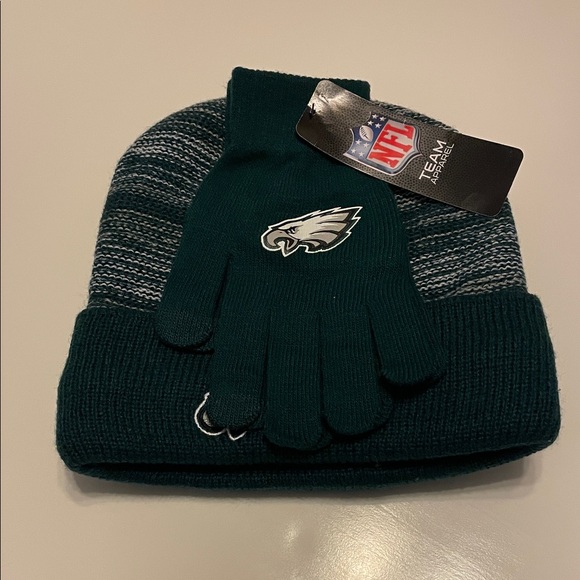 NFL Other - NFL TEAM Apparel Eagles Green Beanie & Gloves Set OSFM NWT